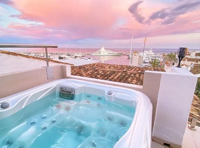 Atico Puerto Banus, *